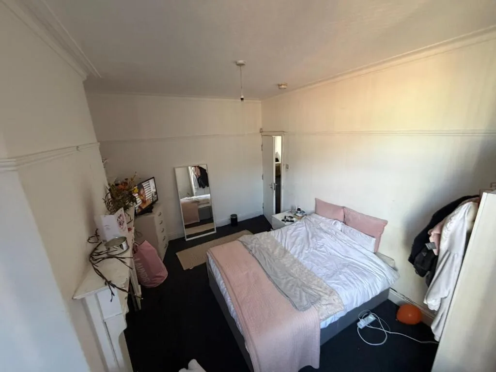 4 bedroom semi-detached house for rent