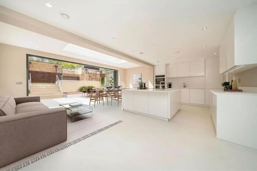 4 bedroom semi-detached house for rent