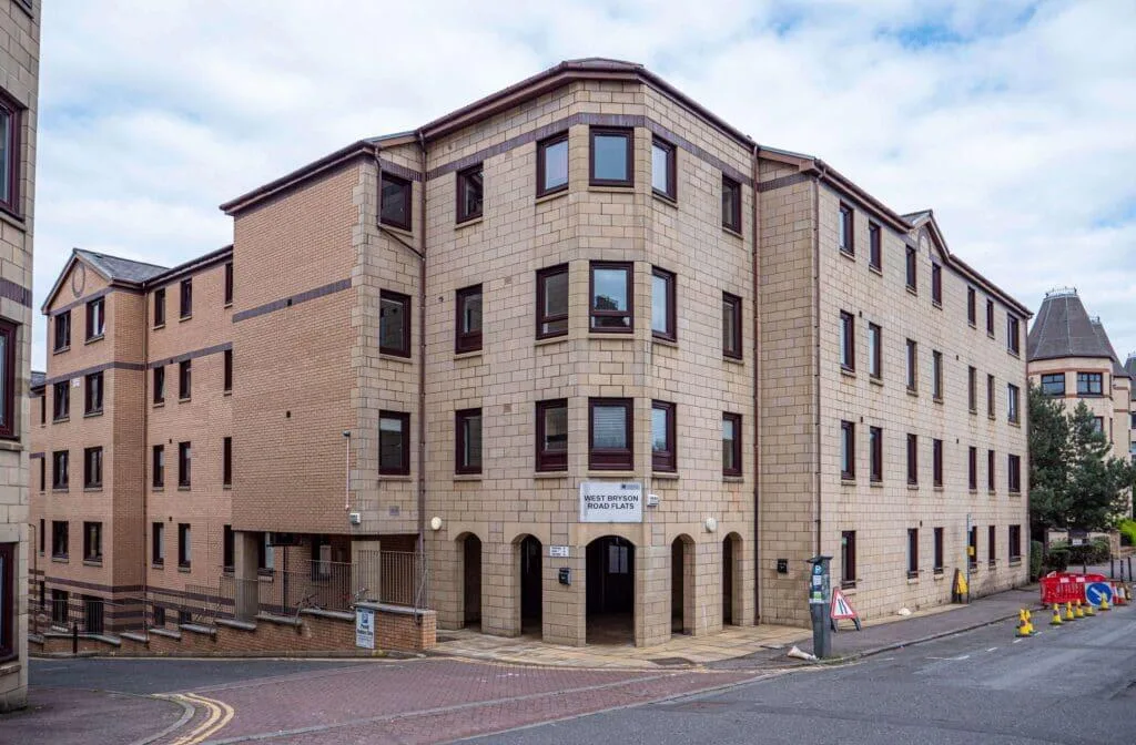 4 bedroom flat for rent