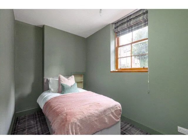3 bedroom link detached house for rent