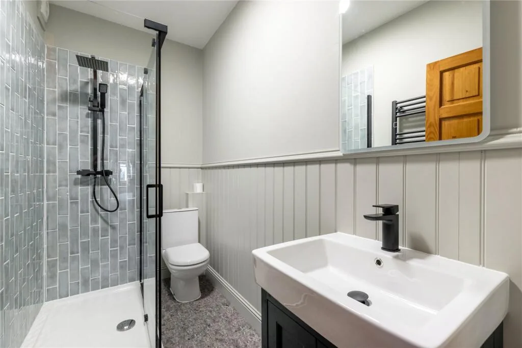 3 bedroom link detached house for rent