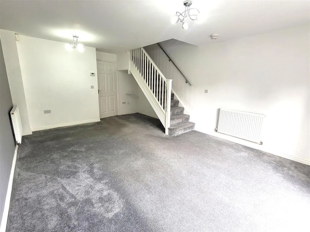 2 bedroom semi-detached house for rent