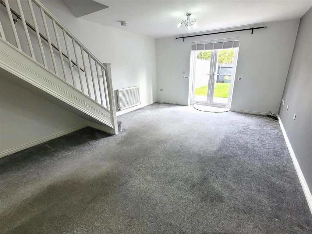 2 bedroom semi-detached house for rent