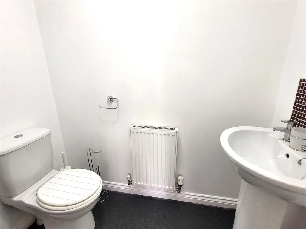 2 bedroom semi-detached house for rent