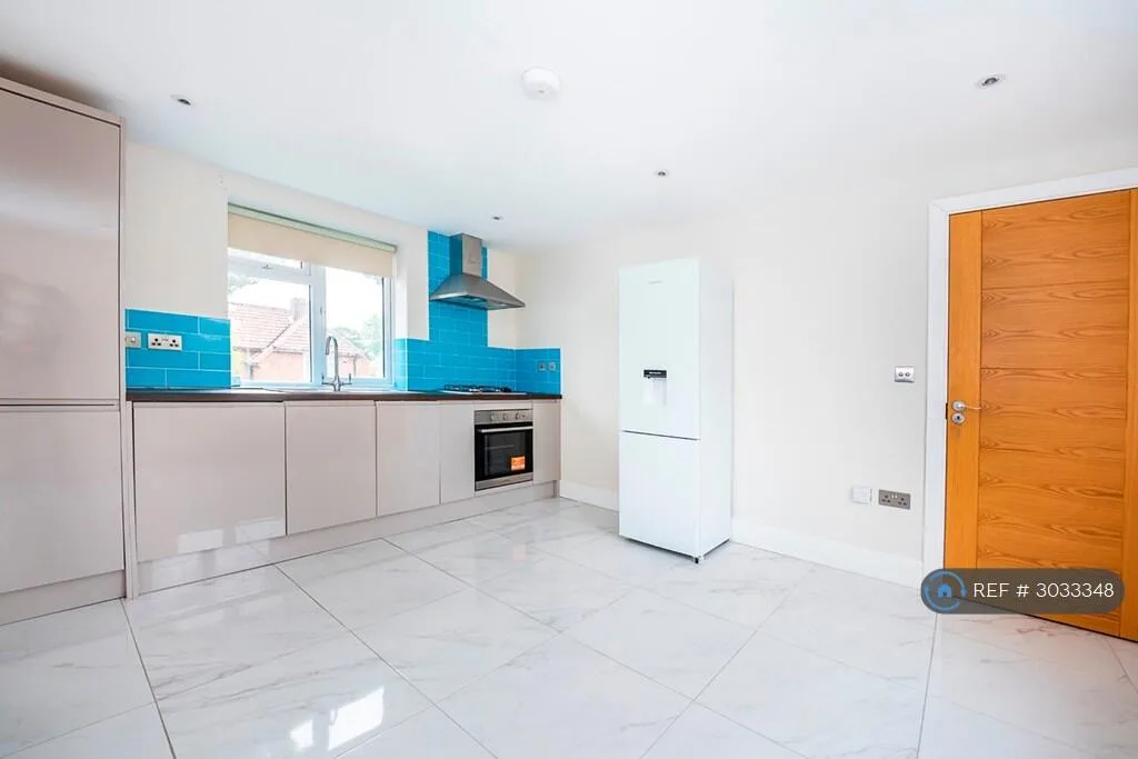 3 bedroom flat for rent