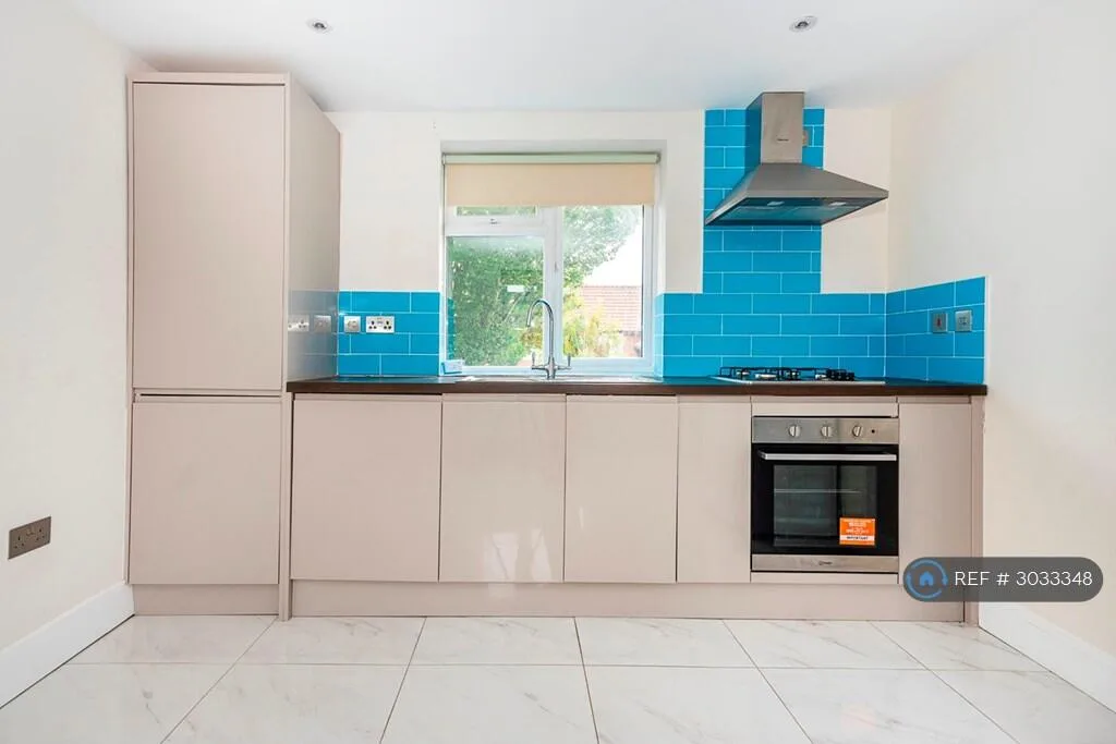 3 bedroom flat for rent