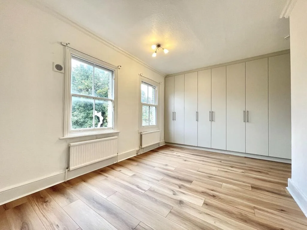 4 bedroom semi-detached house for rent