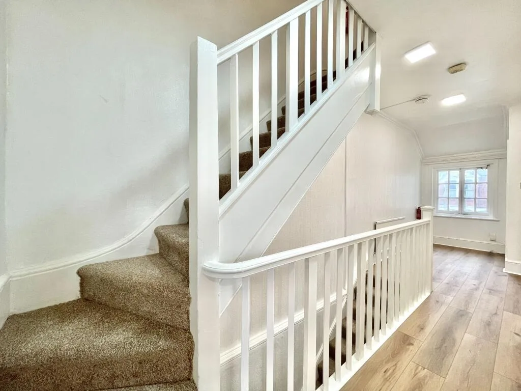 4 bedroom semi-detached house for rent