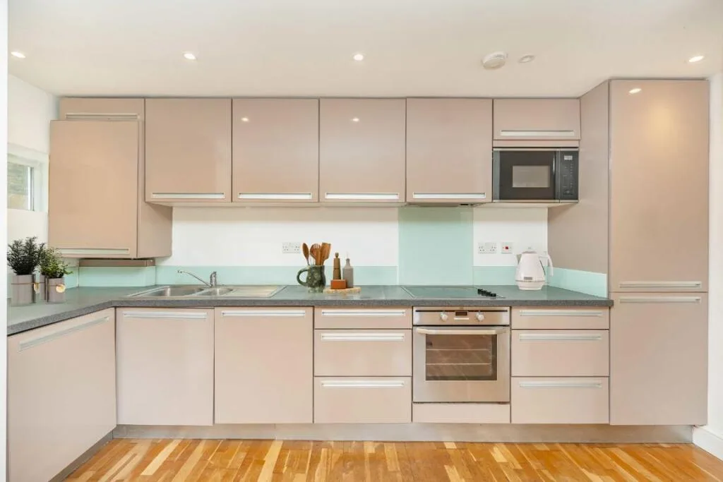 2 bedroom maisonette for rent