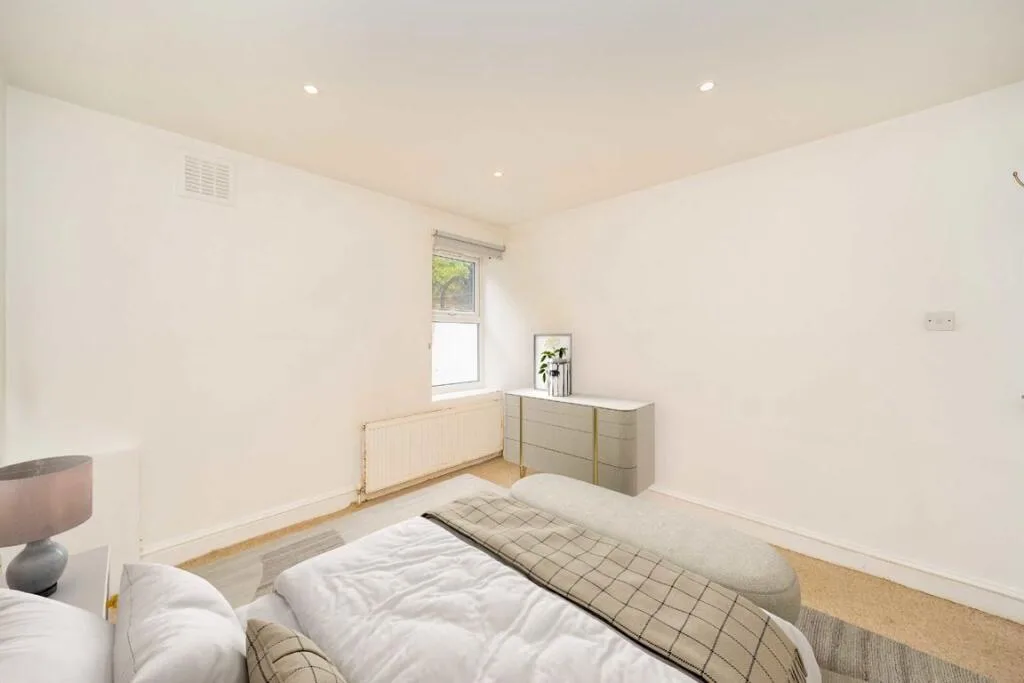 2 bedroom maisonette for rent