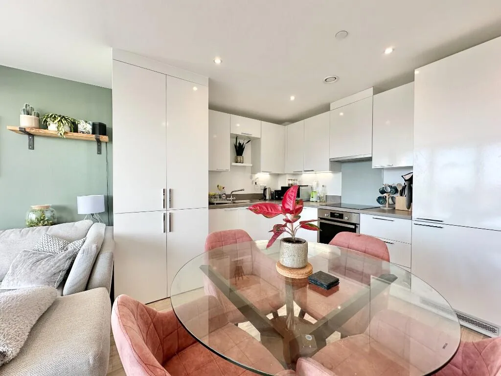 2 bedroom penthouse for rent