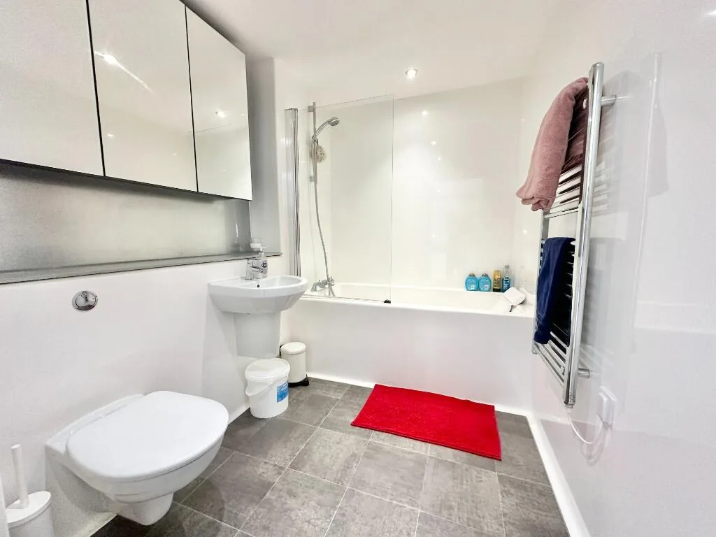 2 bedroom penthouse for rent