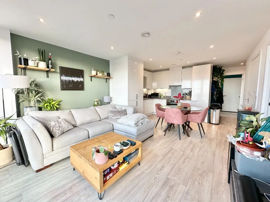 2 bedroom penthouse for rent