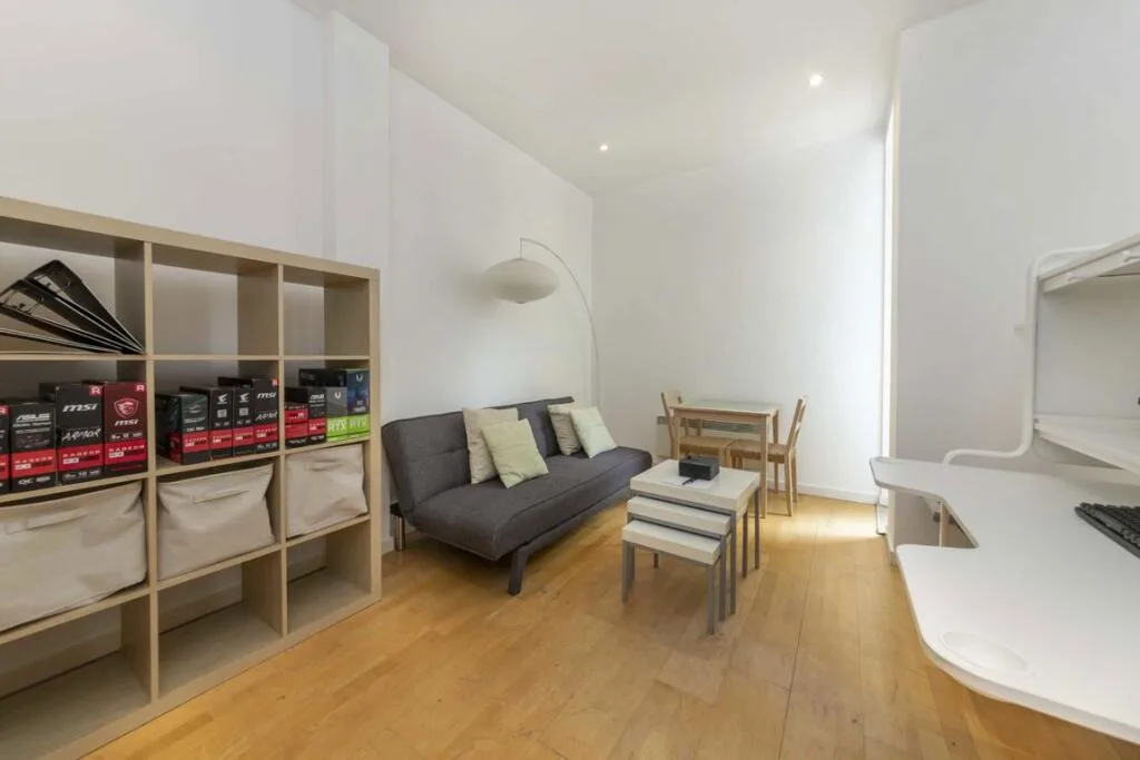 Studio flat for rent