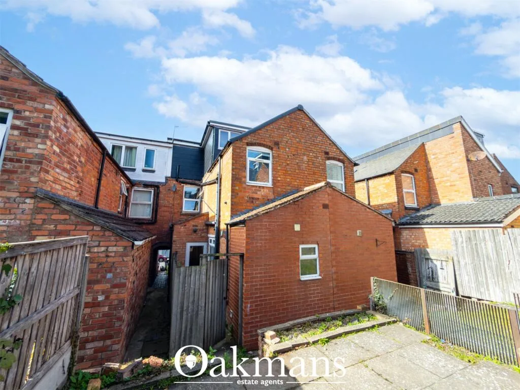 6 bedroom house for rent