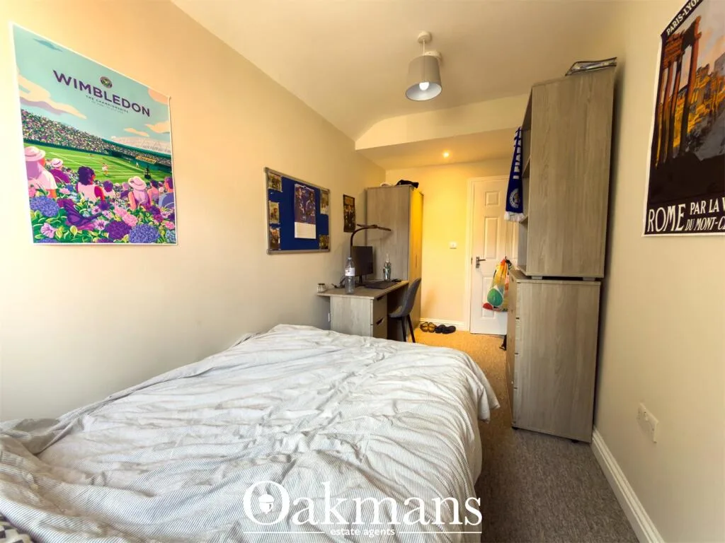 6 bedroom house for rent