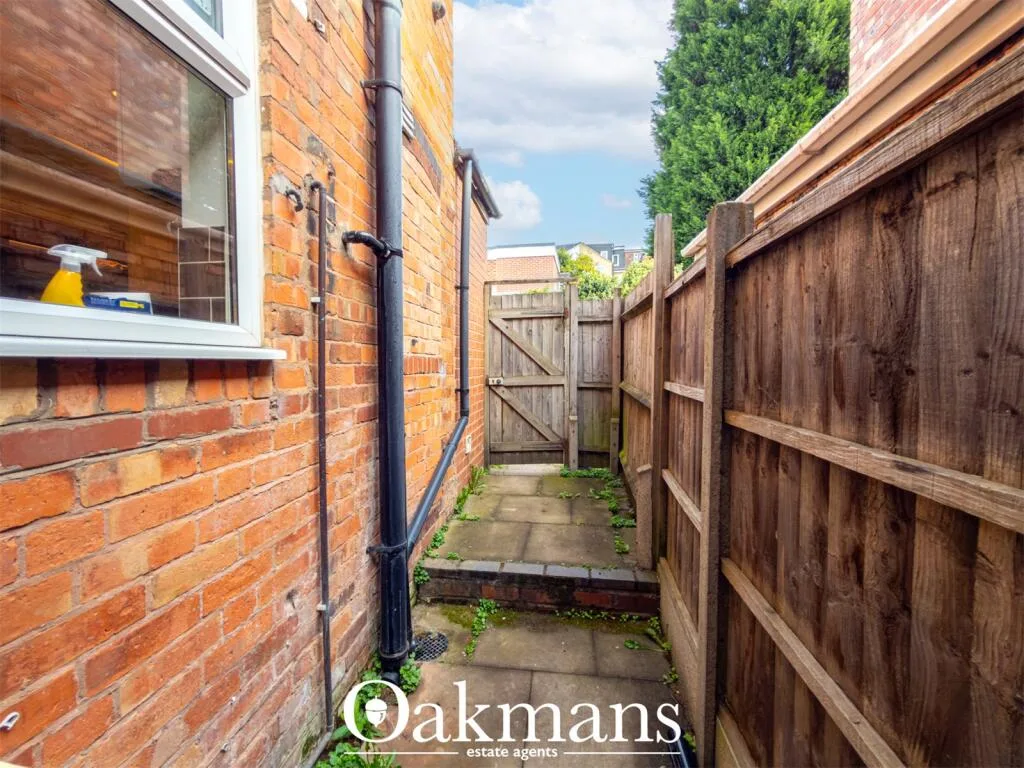 6 bedroom house for rent