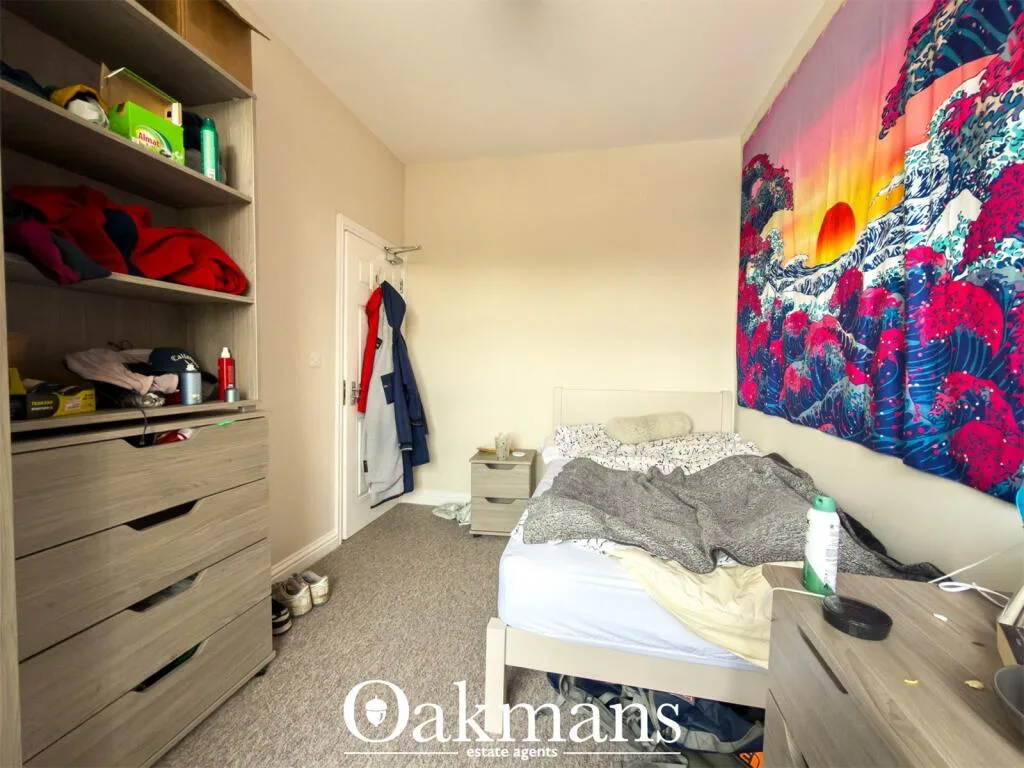 6 bedroom house for rent