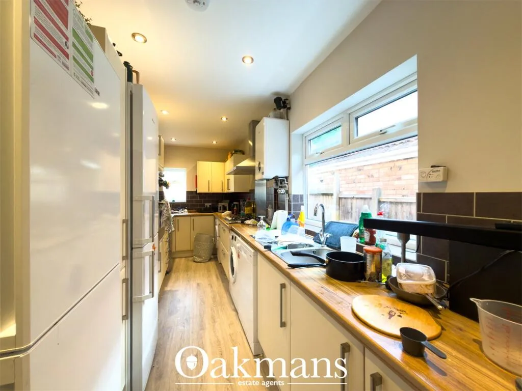 6 bedroom house for rent