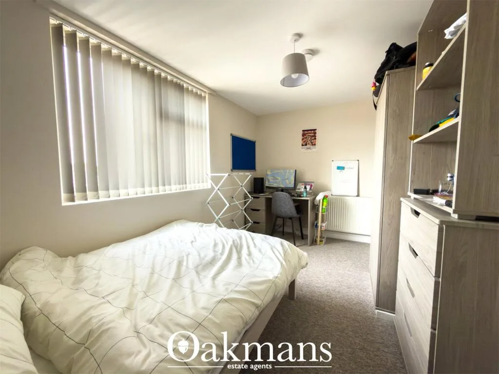 6 bedroom house for rent