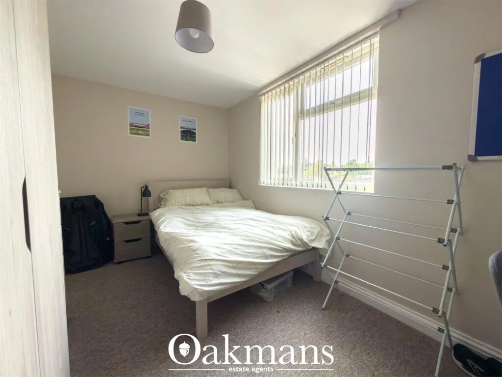 6 bedroom house for rent