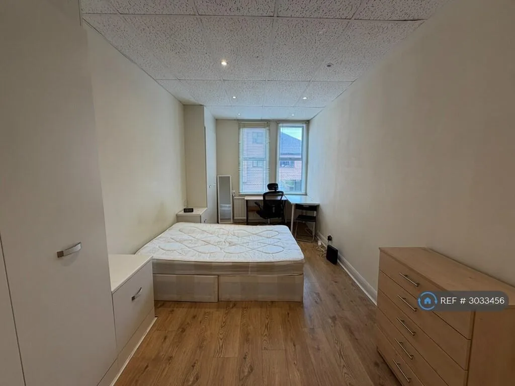 3 bedroom flat for rent