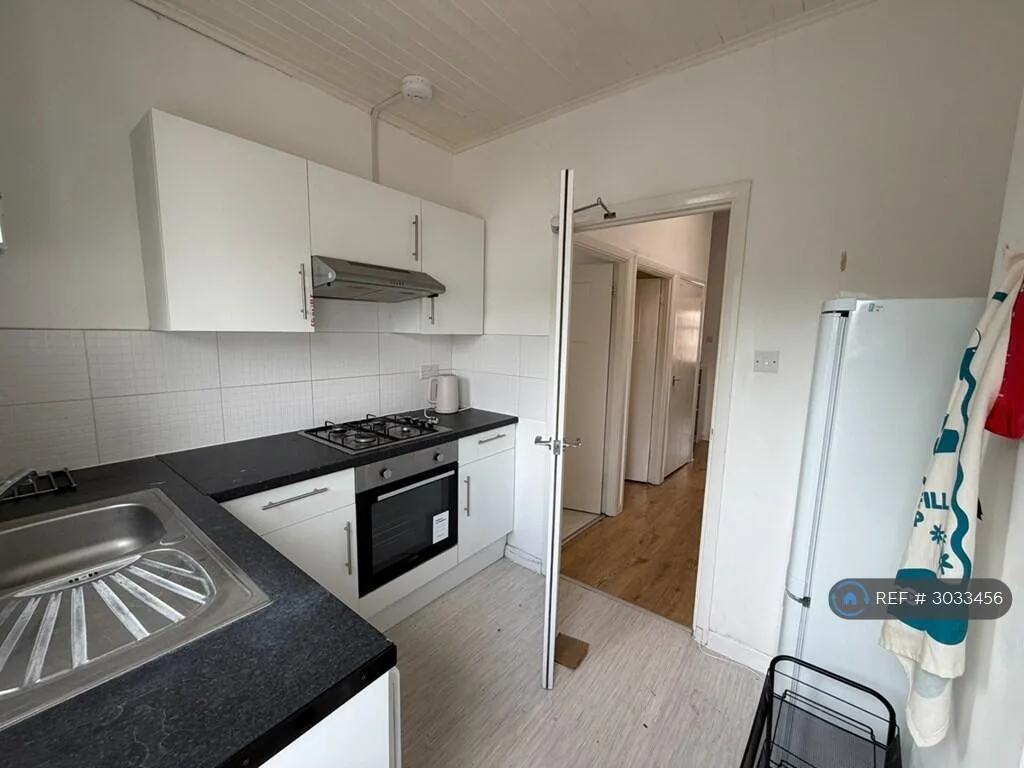 3 bedroom flat for rent