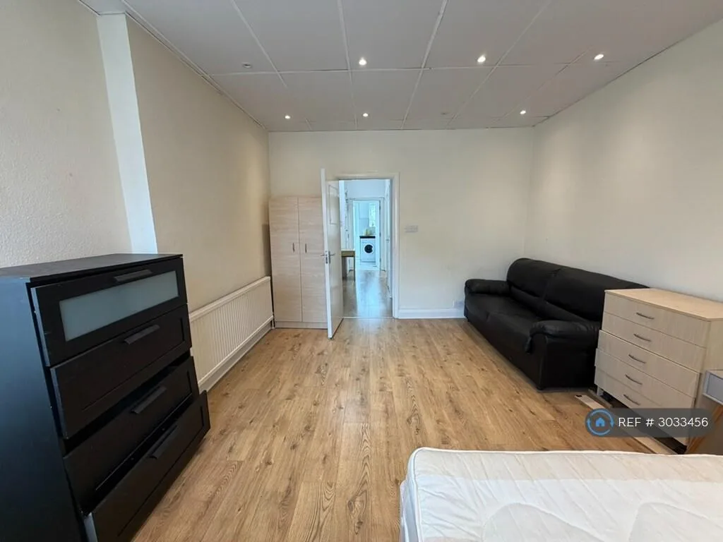 3 bedroom flat for rent