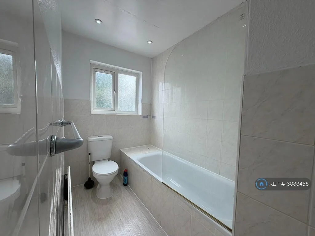 3 bedroom flat for rent
