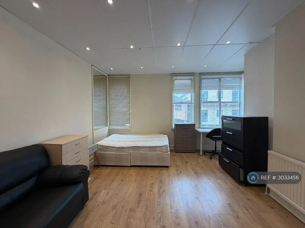 3 bedroom flat for rent