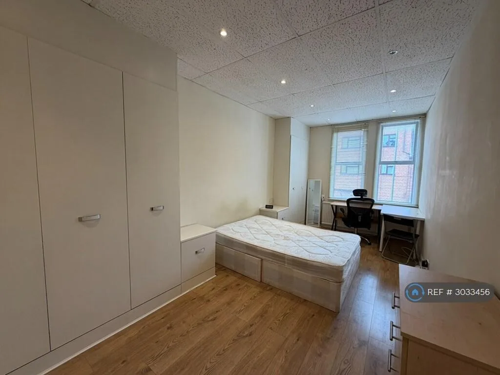 3 bedroom flat for rent