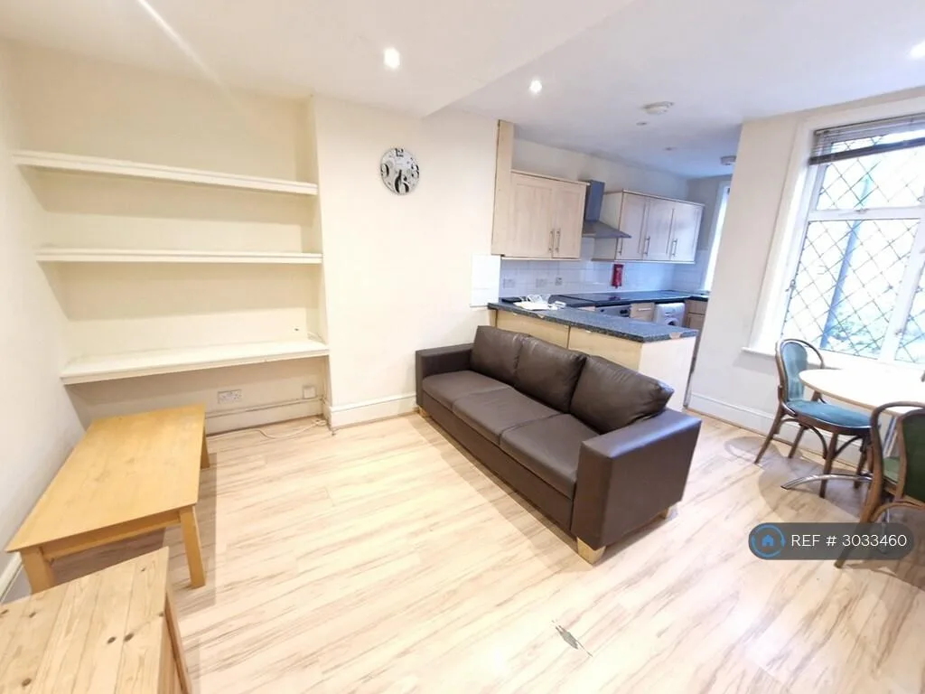 3 bedroom flat for rent