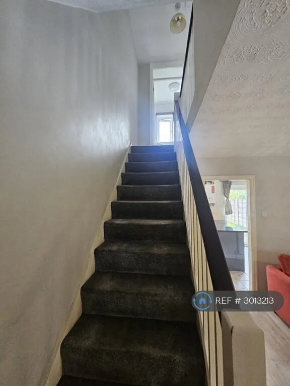 3 bedroom semi-detached house for rent