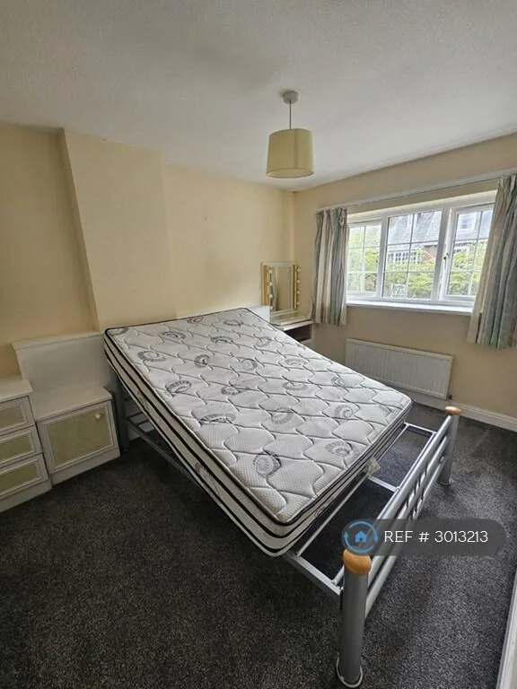 3 bedroom semi-detached house for rent