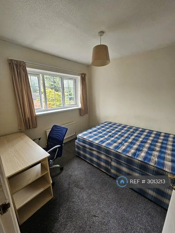 3 bedroom semi-detached house for rent