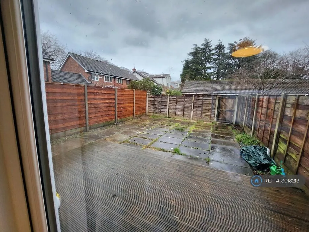 3 bedroom semi-detached house for rent
