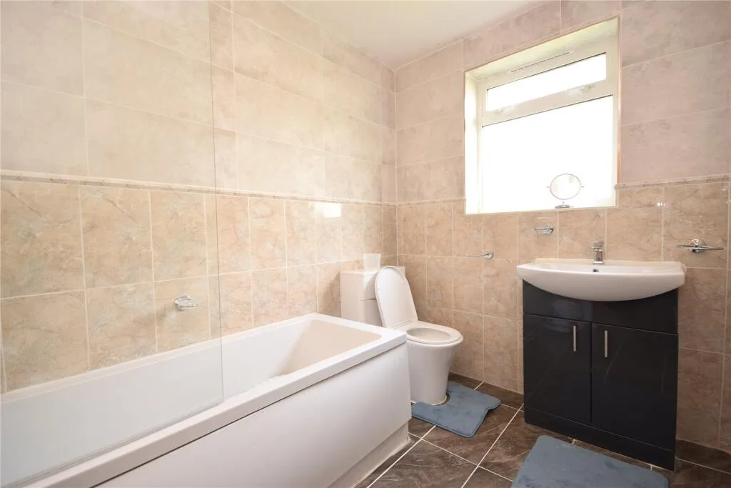 5 bedroom detached house for rent