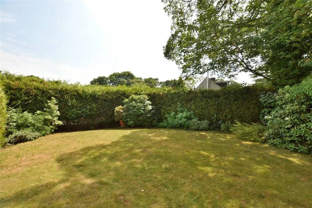 5 bedroom detached house for rent