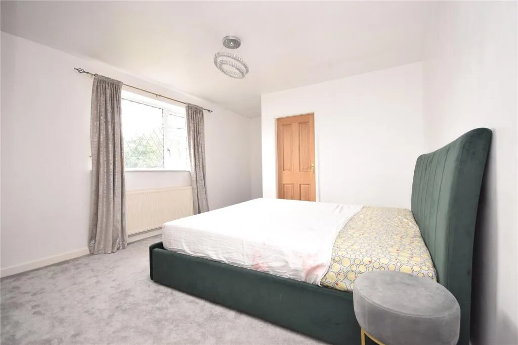 5 bedroom detached house for rent