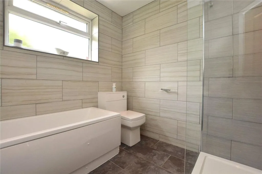 5 bedroom detached house for rent