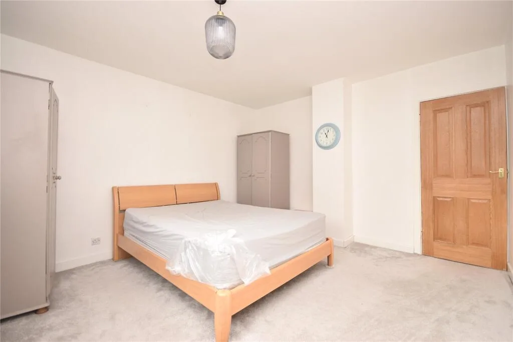 5 bedroom detached house for rent