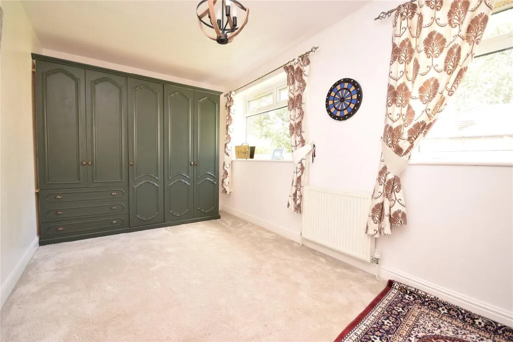 5 bedroom detached house for rent