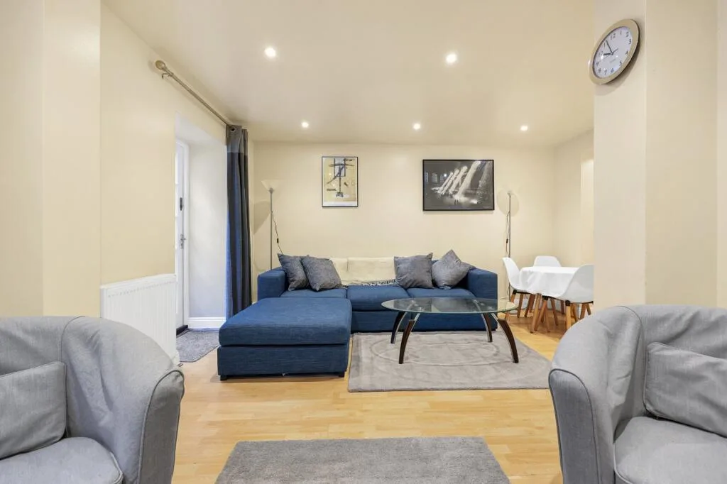 3 bedroom apartment for rent