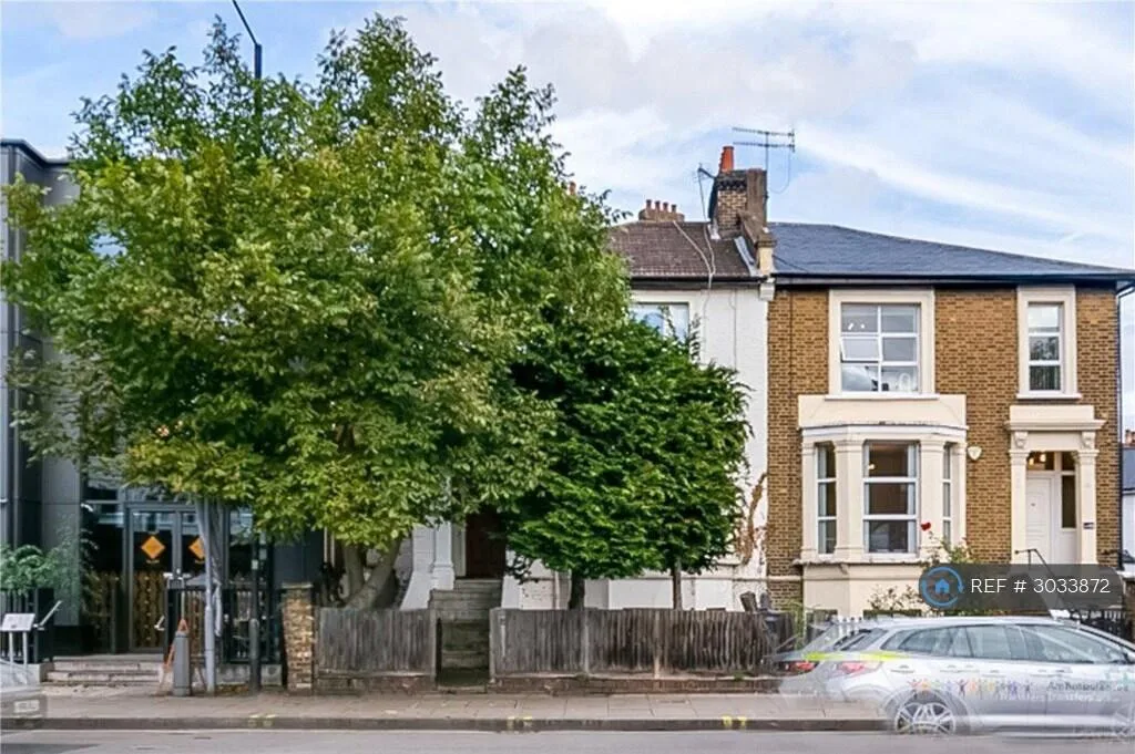 2 bedroom end of terrace house for rent