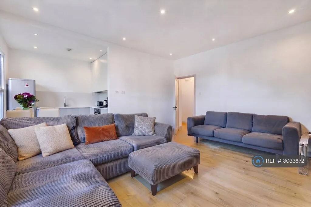 2 bedroom end of terrace house for rent