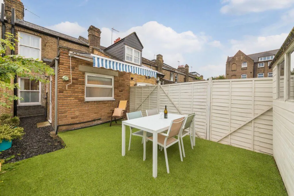 2 bedroom terraced house for rent