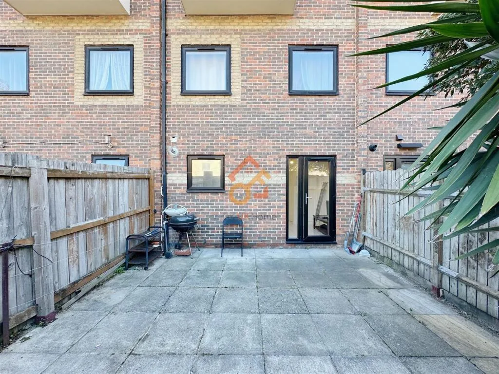 4 bedroom house for rent