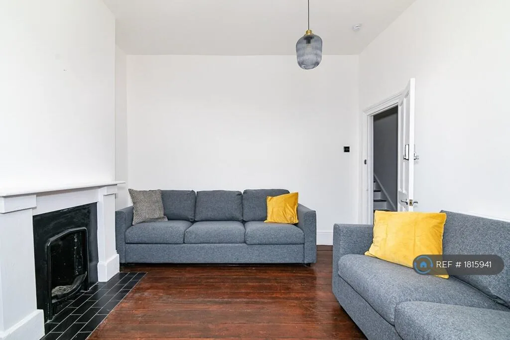4 bedroom terraced house for rent