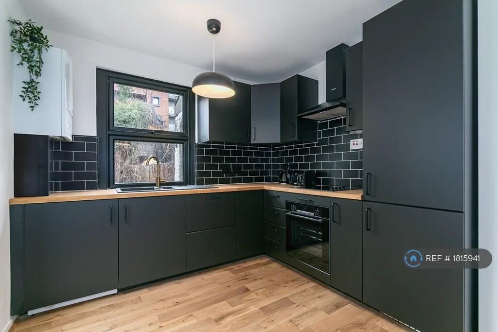 4 bedroom terraced house for rent