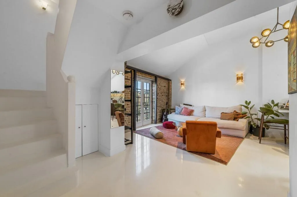 2 bedroom duplex for rent